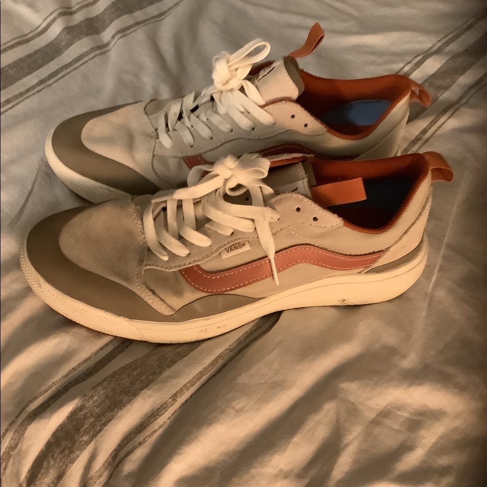 Vans ultrarange shoe